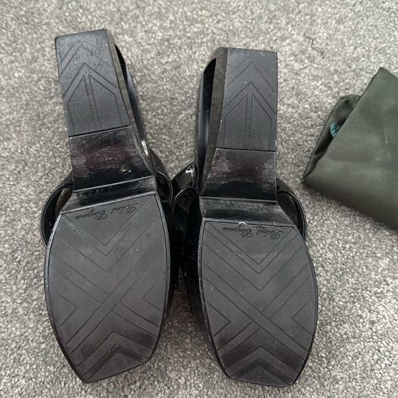 Vintage Robert Clergerie size 7.5 black patent slides - Picture 4 of 6